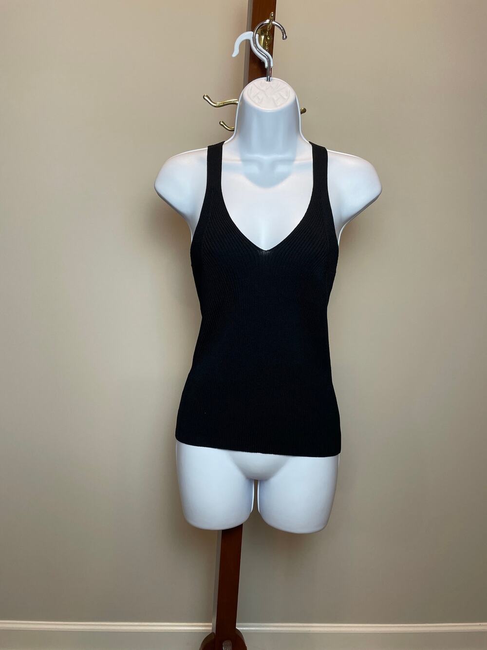 White House Black Market Ribbed Top Size L Black Stretch V‑Neck Racerback